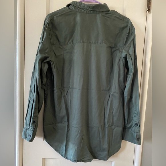 Universal Thread Khaki Green Button Down Size M - Picture 2 of 4